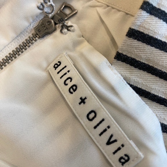 Alice & Olivia cropped halter - Picture 7 of 10